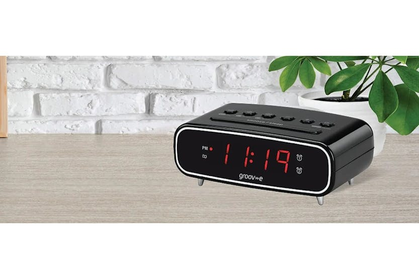 Groove Rise Fm Alarm Clock Radio | Black